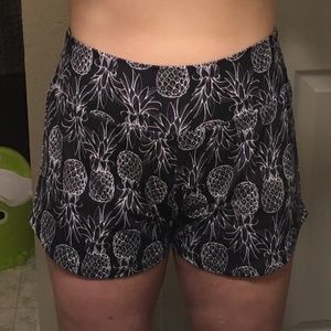 LOVE FITNESS- BLACK PINEAPPLE RUNNERS- size Medium